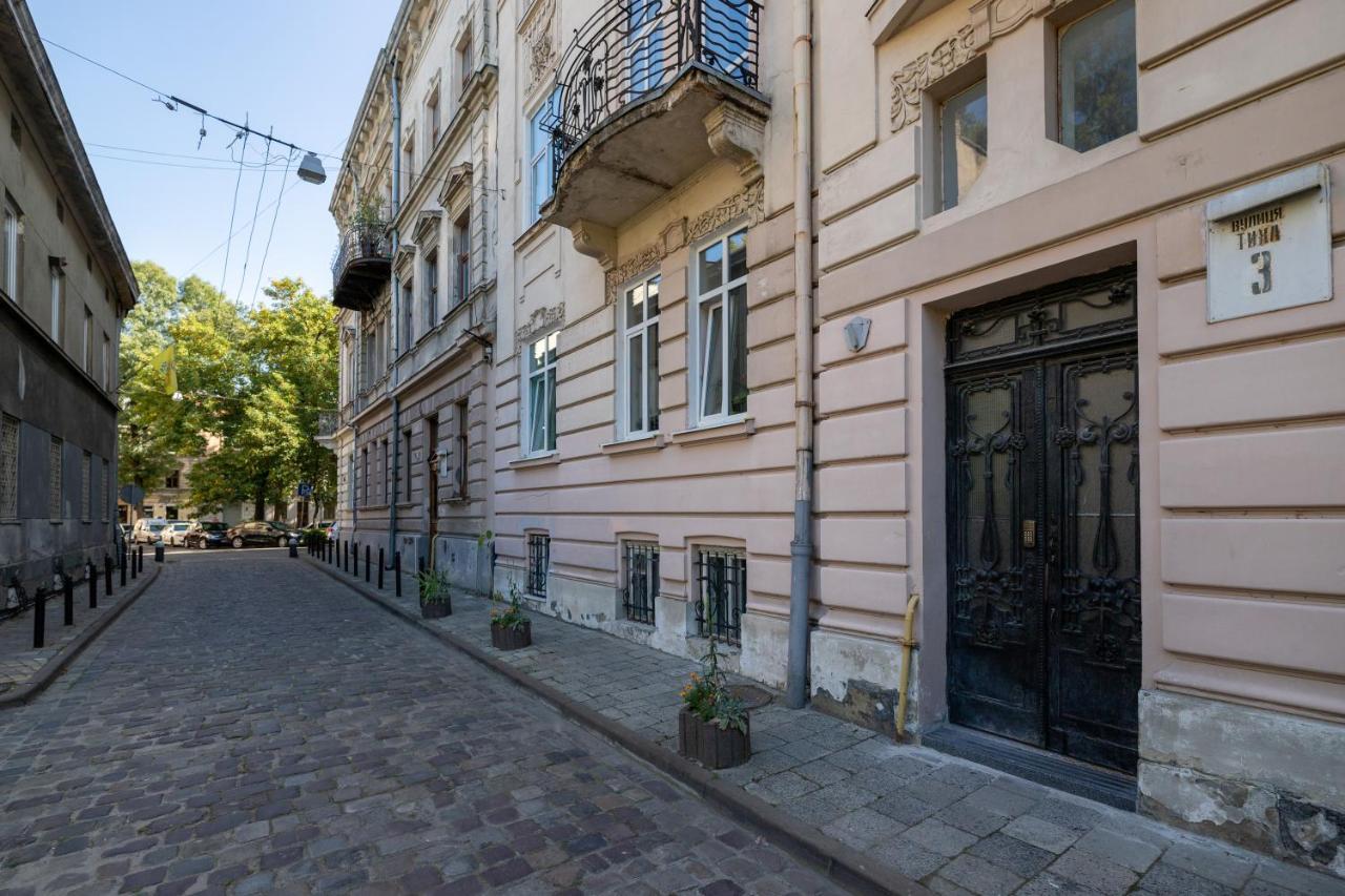 2 Bedroom Apartment Tykha Street City Center With Parking Place Lemberg Exterior foto